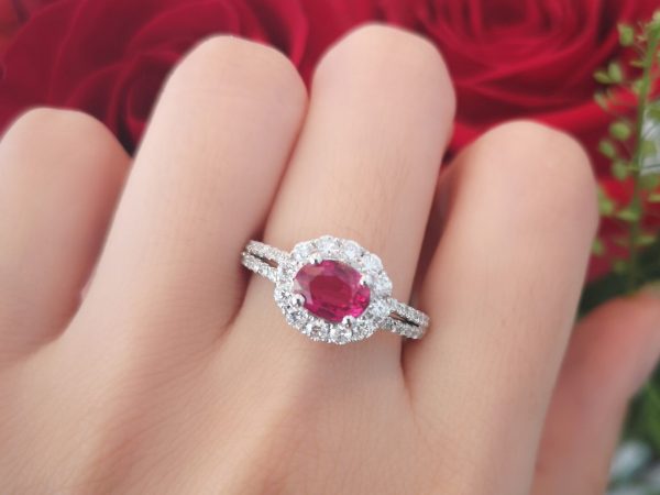 oval round Ruby and diamond Engagement cluster ring, 1.18 carats halo white gold Mozambique ruby