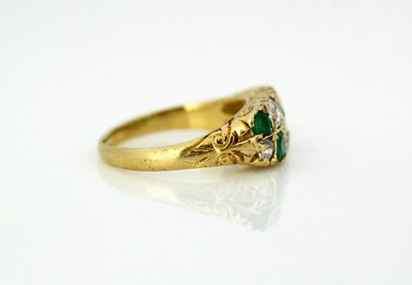 Antique Victorian Emerald and Diamond Ring in 18ct Yellow Gold, Circa 1890s