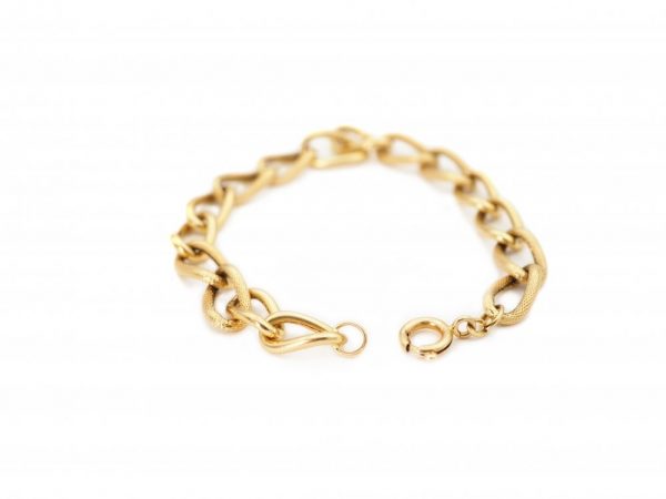 Vintage large curb link bracelet in 18ct yellow gold