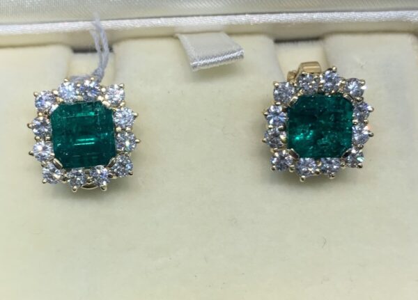 Emerald and Diamond Cluster Earrings Fine jewellery