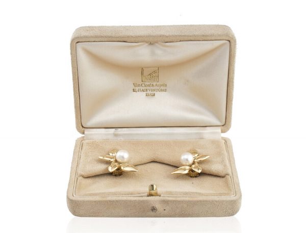 Vintage Van Cleef & Arpels Ladies 18ct Gold Clip-On Earrings with Natural Pearls