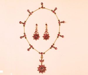Antique Victorian Garnet Cluster Necklace and Earrings Demi-Suite