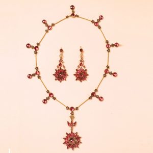 Antique Victorian Garnet Cluster Necklace and Earrings Demi-Suite; foiled faceted garnet sunburst cluster pendant necklace and pair of matching earrings