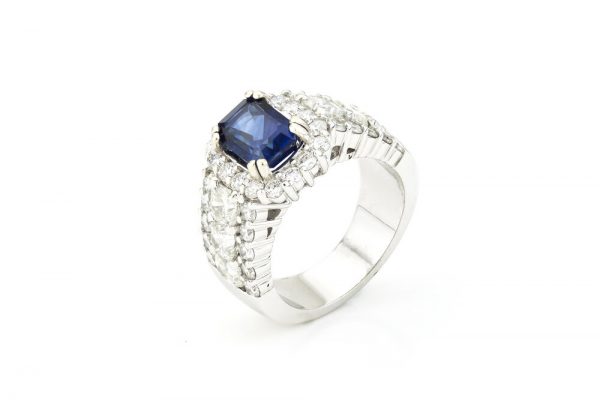2.81ct Natural Corundum Sapphire and Diamond 18ct White Gold Ring