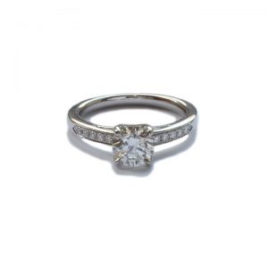 1.00ct Diamond and Platinum Engagement Ring; solitaire 1.00 carat brilliant cut diamond, G colour, VS2 clarity, diamond set shoulders, With certificate