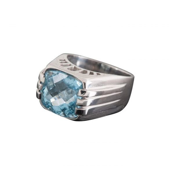 8.10ct Cushion Cut Aquamarine and 18ct White Gold Dress Ring; striking ring crafted from 18ct gold set with a faceted cushion cut aquamarine