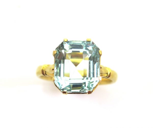 Vintage 4.66ct Aquamarine Single Stone Ring