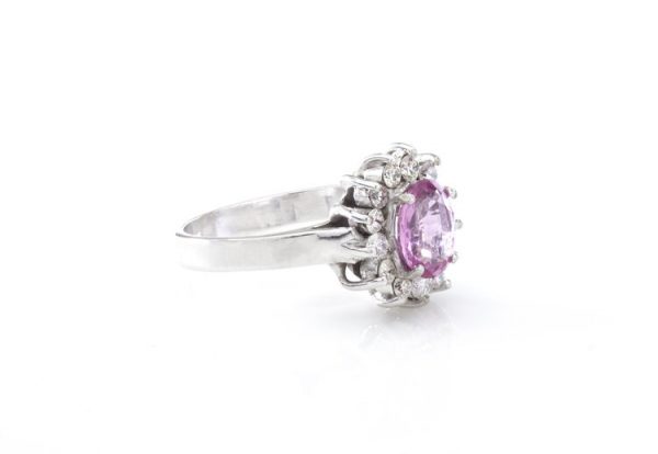 Vintage 1.00ct Pink Sapphire and Diamond Oval Cluster Ring, in 18ct white gold. Circa 1970s