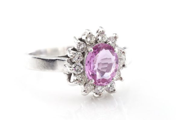 Vintage 1.00ct Pink Sapphire and Diamond Oval Cluster Ring, in 18ct white gold. Circa 1970s