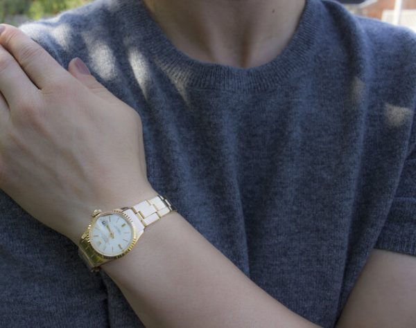 Ladies rare vintage 18ct Rose gold 24mm automatic wristwatch. Made in 1967. Comes with full documents and original box.