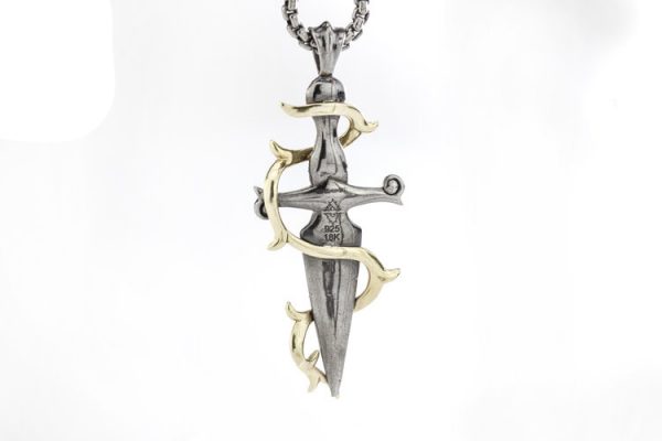 Stephen Webster 18ct Gold and Silver Dagger Necklace; striking necklace in the form of a dagger, 75cm in length. Made in 2000's.