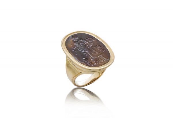 Antique 18th-19thC Hardstone Cameo Ring Depicting Goddess Ceres; with a cornucopia and ears of wheat, in a later 18ct yellow gold ring mount