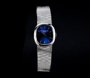 Patek Philippe Mini Ellipse 18ct White Gold Ladies Vintage Watch, Ref 4226, sunburst blue dial, manual movement, 18ct Patek Philippe bracelet strap, Circa 1980