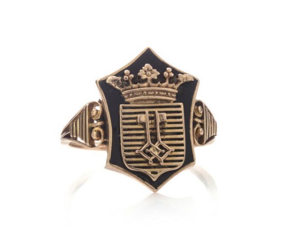 Antique Early 20th Century Black Enamel and 18ct Gold Crest Plaque Ring
