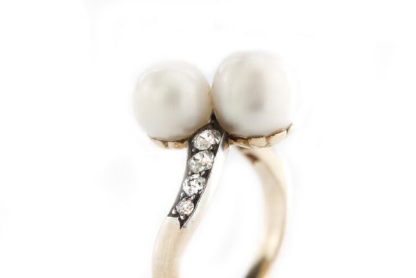 Art Deco Natural Pearl and Old Cut Diamond Ring, in 18ct yellow gold. Circa 1920
