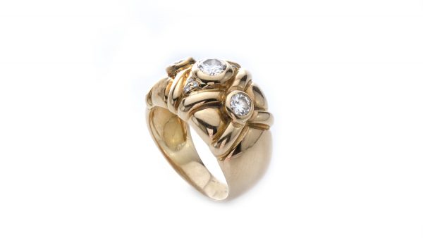 Vintage French Three Stone Diamond Ring in 18ct Yellow Gold, 0.73 carat total, Circa 1970s