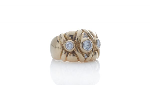 Vintage 1970s French Three Stone Diamond Ring in 18ct Yellow Gold