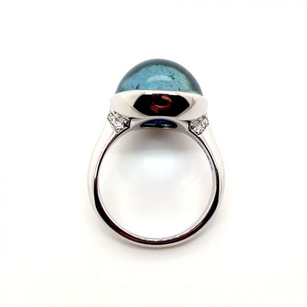 Modern 15.17ct Aquamarine and Diamond Ring