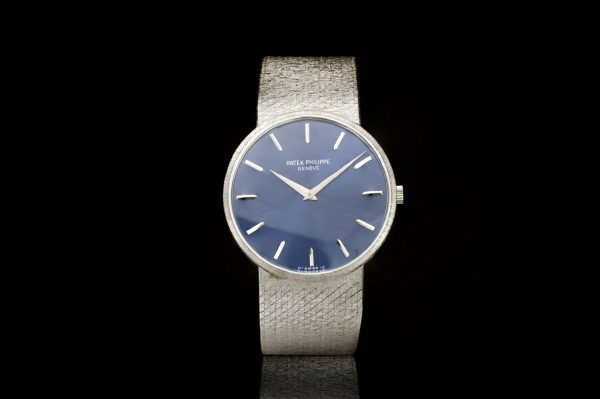 Vintage Patek Philippe Calatrava 3618 Manual 18ct White Gold Watch; solid 18ct white gold wristwatch, ref 3618, blue dial, Circa 1980s