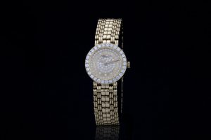 Chopard Ladies 18ct Yellow Gold Diamond Set Watch; diamond pavé-set face, bezel and hour markers, Quartz movement, 18ct gold Chopard link bracelet and clasp, Signed, with original box