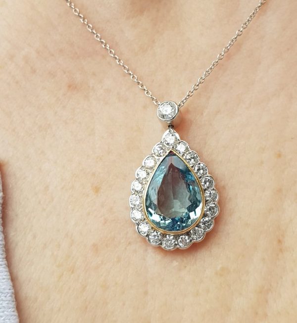 Aquamarine and diamond Pendant