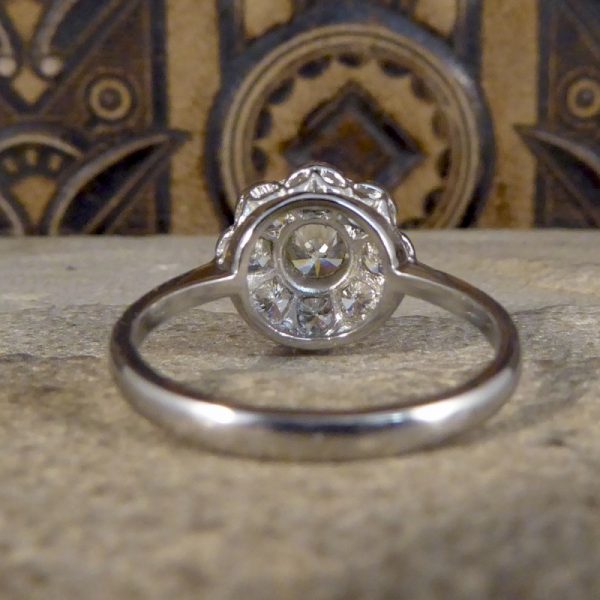 Modern 1.05ct Diamond set Daisy Cluster Ring