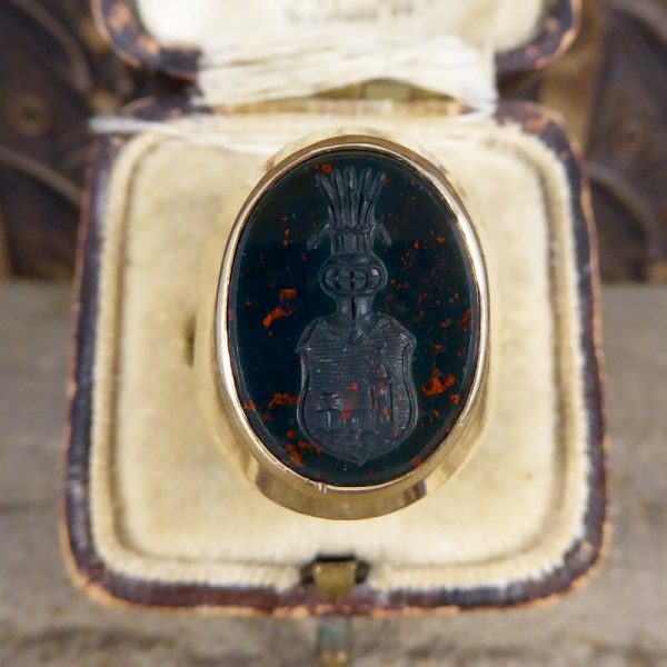 Vintage Carved Bloodstone 18ct Gold Signet Ring