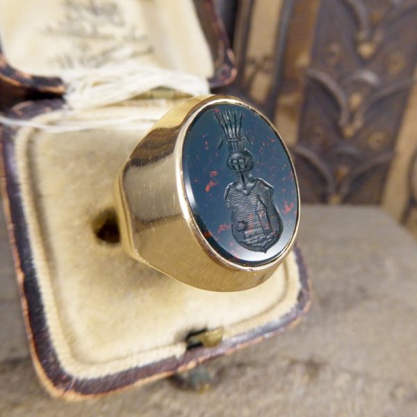 Vintage Carved Bloodstone 18ct Gold Signet Ring