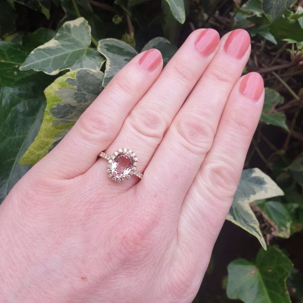 Morganite and Diamond Oval Cluster Ring in 18ct Rose Gold, 2.54 carats