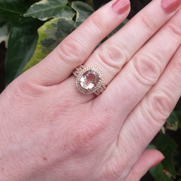 Morganite and Diamond Oval Cluster Dress Ring in 18ct Rose Gold, 2.54 carats