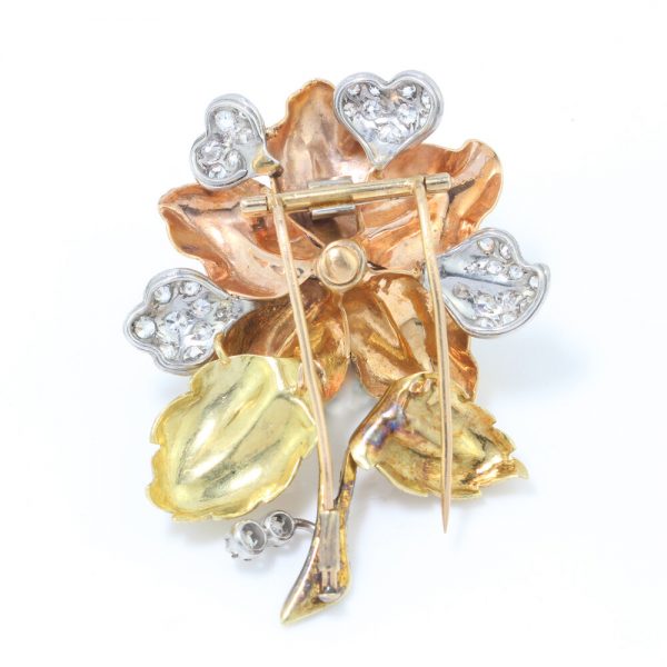 Art Deco Old Cut Diamond Floral Brooch in 18ct Gold, 2.10 carats