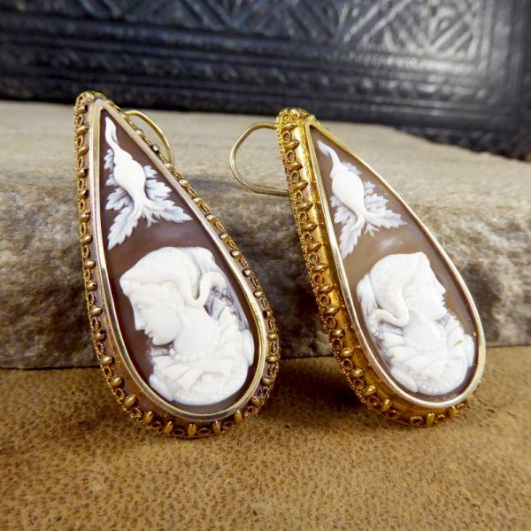 Antique Victorian Shell Cameo 15ct Gold Pendant Earrings