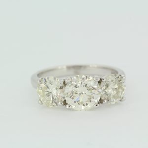 Classic Three Stone Diamond Trilogy Ring, 3.69 carat total, in 18ct white gold