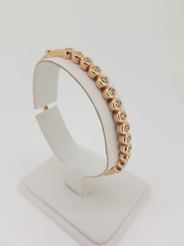 Diamond Bangle Bracelet in 18ct Rose Gold, 1.13 carats