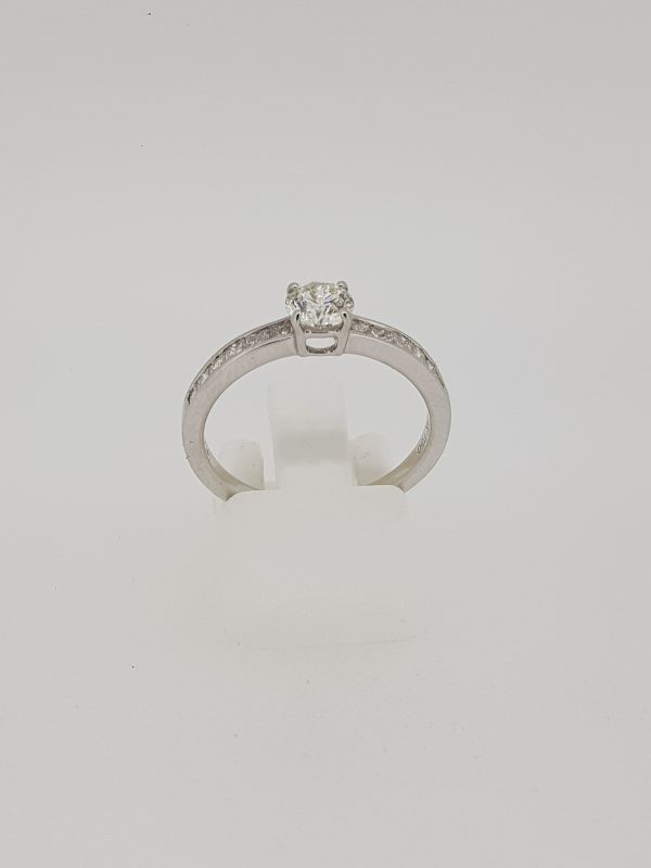 Diamond Solitaire Engagement Ring with Princess Cut Diamond Shoulders