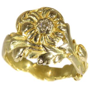 Antique Late Victorian Early Art Nouveau Flower Ring with Natural Fancy Colour Diamond