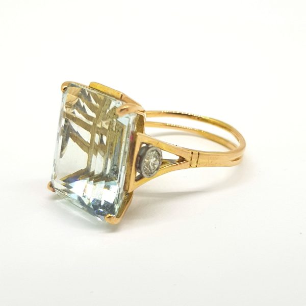 19.59ct Aquamarine and Diamond Cocktail Ring 18ct Yellow Gold