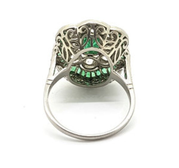 Emerald ring Side view