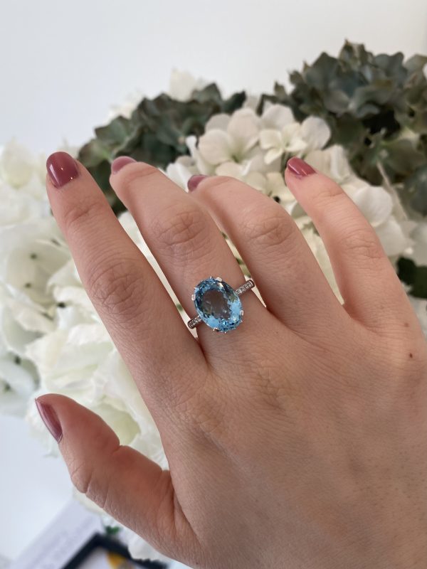 5.62ct Oval Aquamarine Cocktail Dress Ring with Diamond Set Shoulders in 18ct White Gold