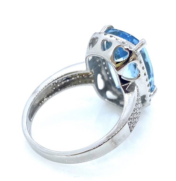 6.21ct Aquamarine and Diamond Dress Ring, in 18ct white gold with pierced heart detail to under-gallery