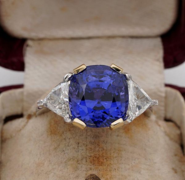 Magnificent 7.33ct No Heat Colour Change Certified Sapphire 1.30ct Diamond Ring