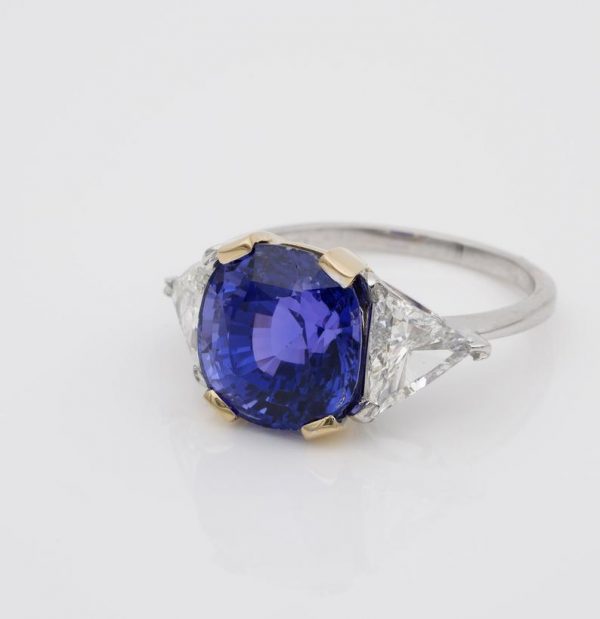 Magnificent 7.33ct No Heat Colour Change Certified Sapphire 1.30ct Diamond Ring