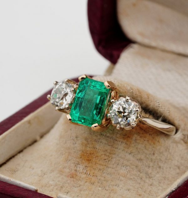 Vintage 1940s 1.60ct Colombian Emerald and 1.20ct Old Mine Cut Diamond Ring