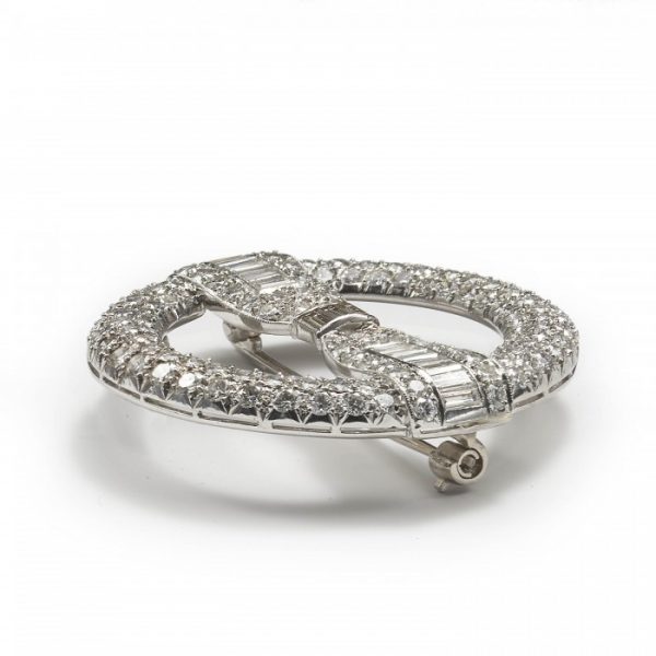 Art Deco Diamond Circle and Bow Brooch in Platinum, 6.50 carat total