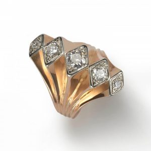 Vintage 1940s Diamond Five Row Fan Cocktail Ring in 18ct Yellow Gold; five central graduating round brilliant-cut diamonds with concertina fan shaped shoulders