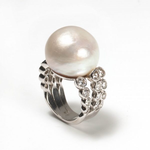 Vintage Baroque Mabe Pearl and Diamond Cocktail Ring in 18ct White Gold, 1.50 carats, Circa 1990