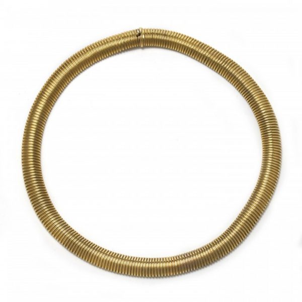Vintage Gold Collar Necklace; single row of flexible "gaspipe" style hollow 18ct yellow gold chain, with a push-in tongue clasp. European, Circa 1950