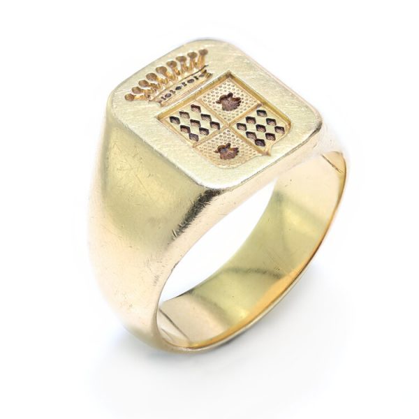 Antique French 18ct Gold Seal Ring with a Royal Crest / Coat of Arms. Made in France, 19th century, Circa 1870s