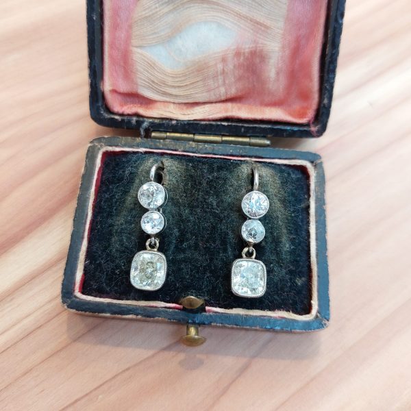 Cushion Cut Diamond Drop Earrings in 18ct Gold, 3.26 carat total