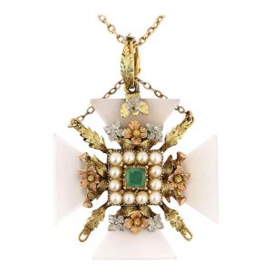 Antique Georgian 15ct Gold Chalcedony Maltese Cross Pendant and Chain, Circa 1830